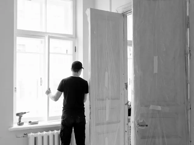 Fast Locksmith technician at work in Vancouver
